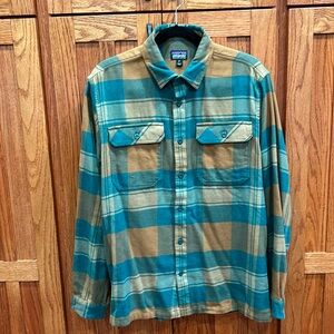Patagonia Men’s Medium Fjord Flannel Green/Briwn